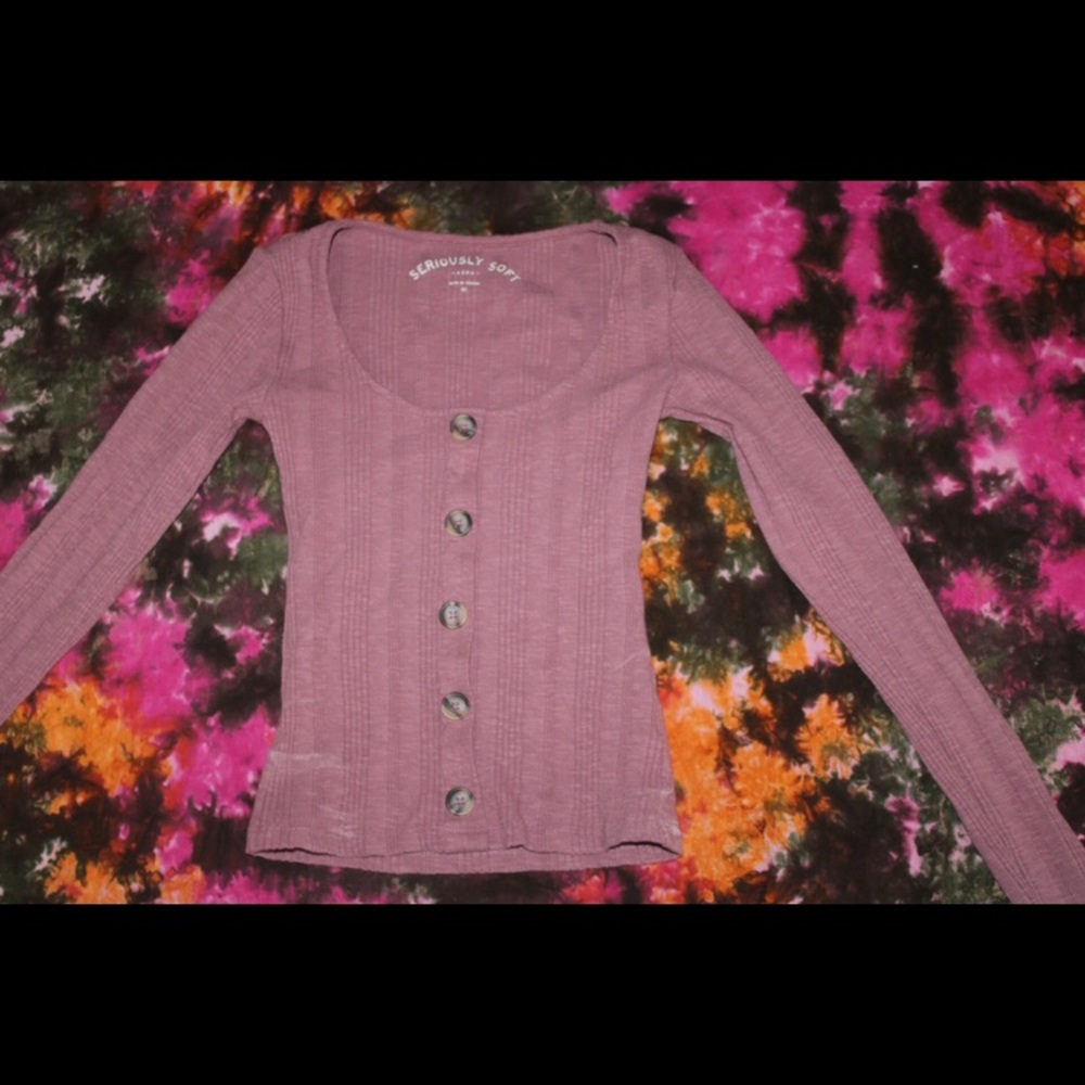 long sleeves button up top